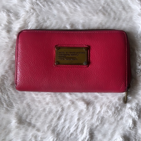 Marc Jacobs Handbags - Marc by Marc Jacobs Standard Supply Workwear red Leather Zip-Around Wallet